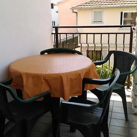 Apartment Ana *