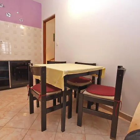 Apartment Ana *