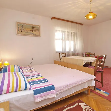Apartment Ana *